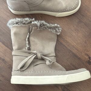 Toms Vista Suede Faux Fur-Lined Boots